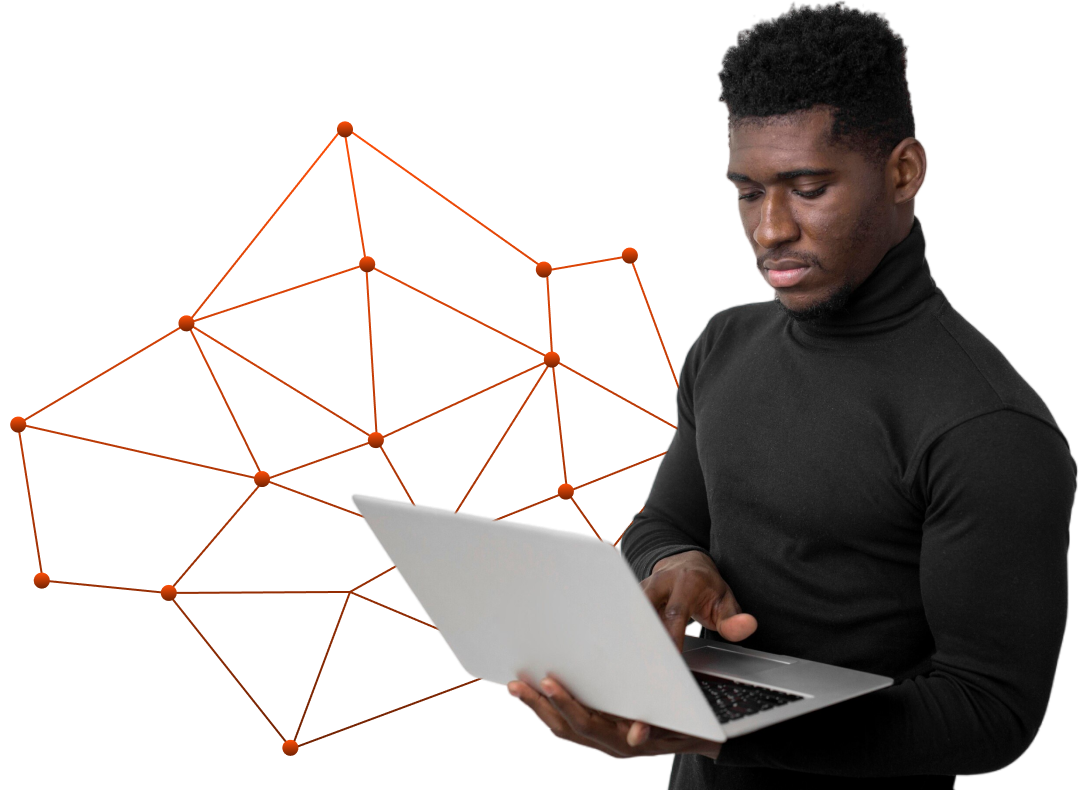 Homem preto concentrado trabalhando com seu computador notebook