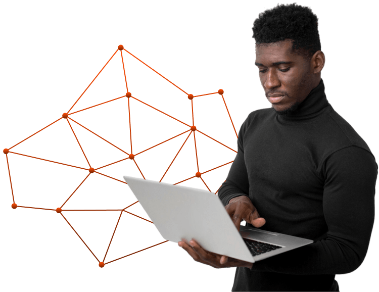 Homem preto concentrado trabalhando com seu computador notebook