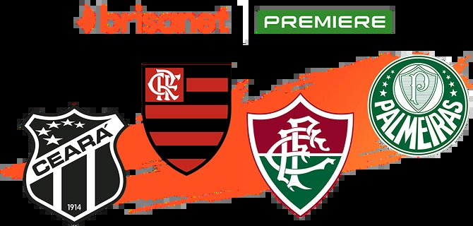 Três jogadores de times diferentes posam lado a lado em frente a um estádio iluminado, os uniformes são, respectivamente do Flamengo, Cruzeiro e Palmeiras.